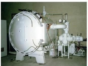 Apparecchiature per forni di trattamento termico a vuoto per isolamento elettrico